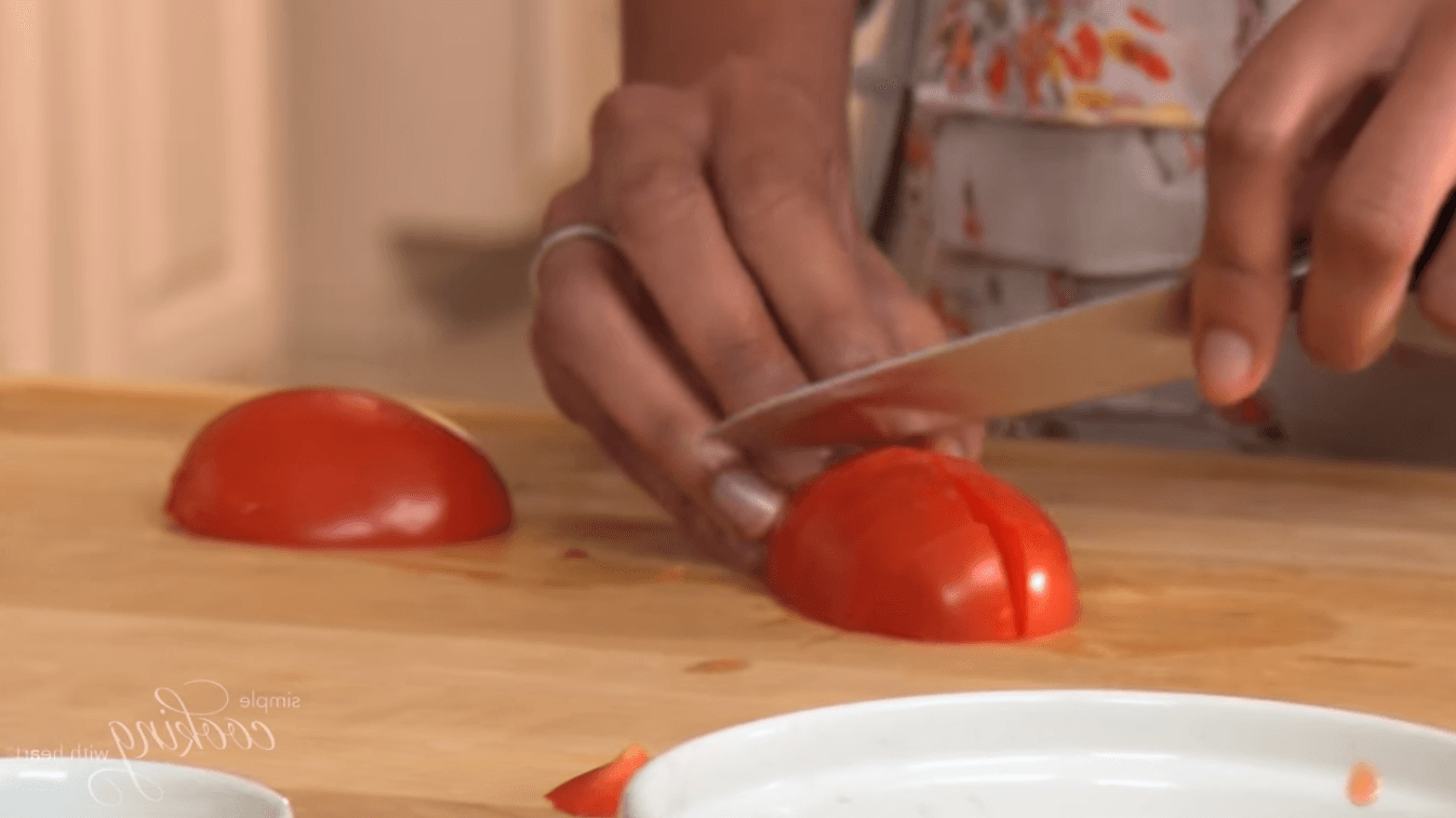 Dicing tomatoes